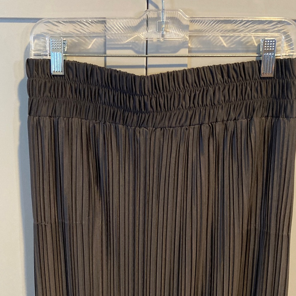 Ruti Relaxed Pleated Skirt - Picture 5 of 8